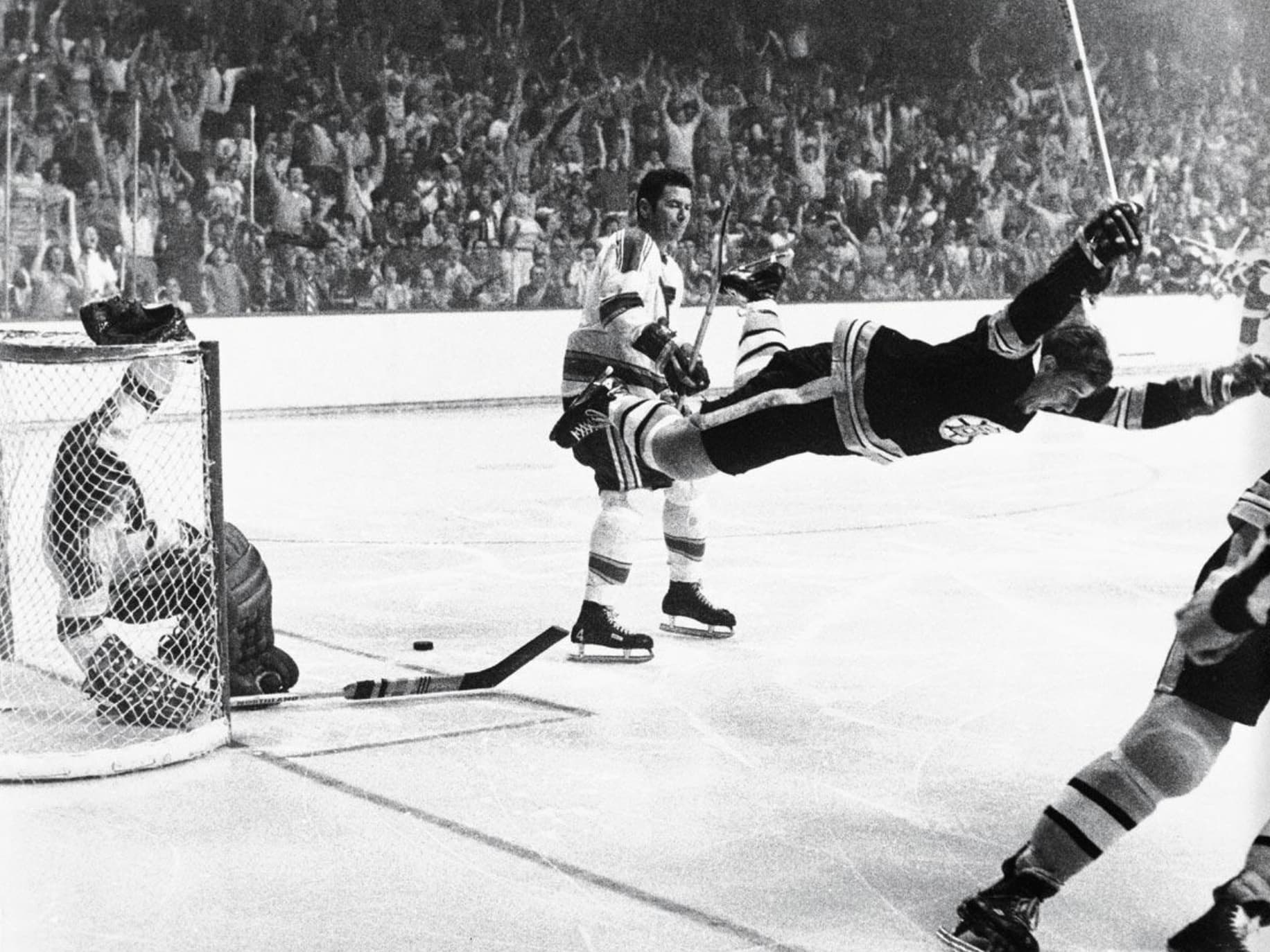 flying bobby orr